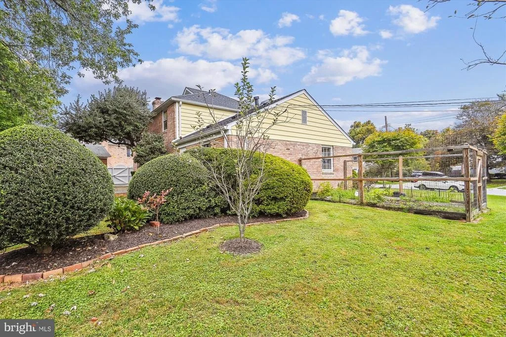 Photo of 11904 SMOKETREE ROAD