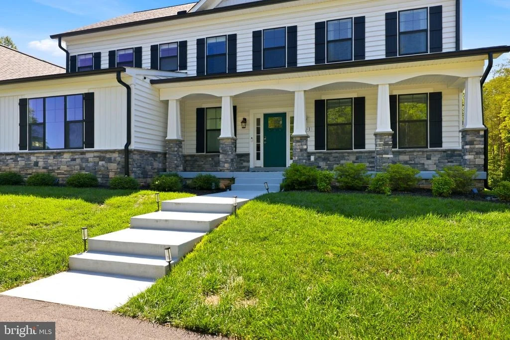 Photo of 301 KINGDOM DRIVE
