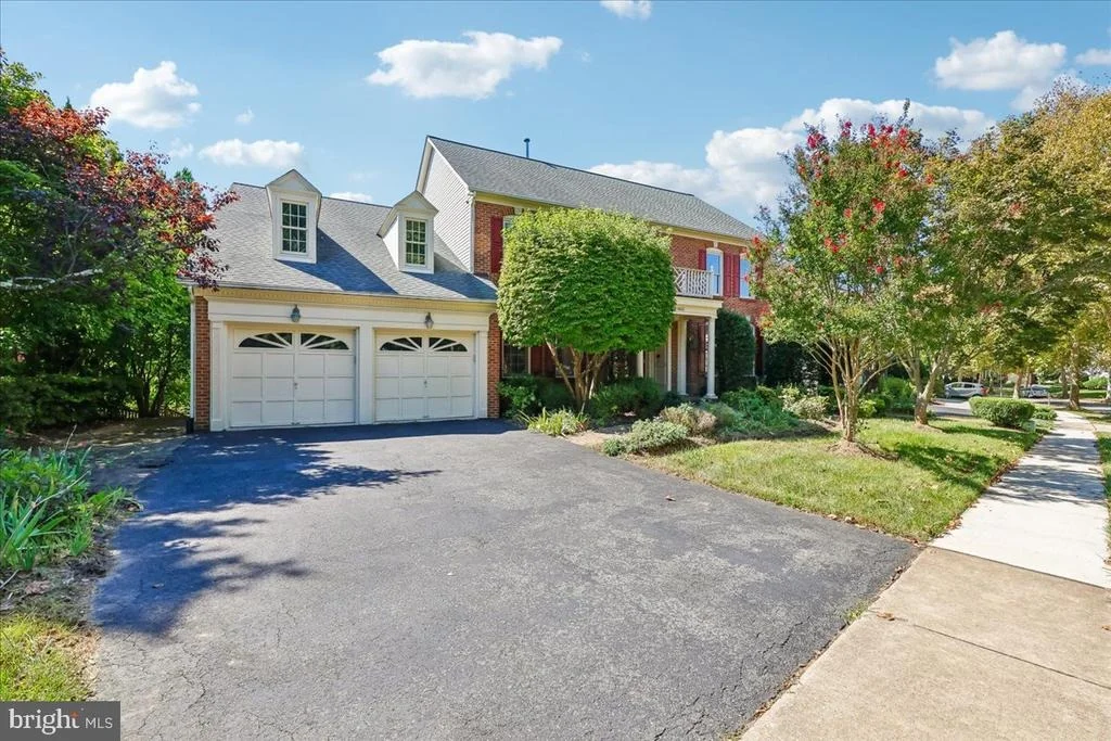 Photo of 21400 MANOR VIEW CIRCLE