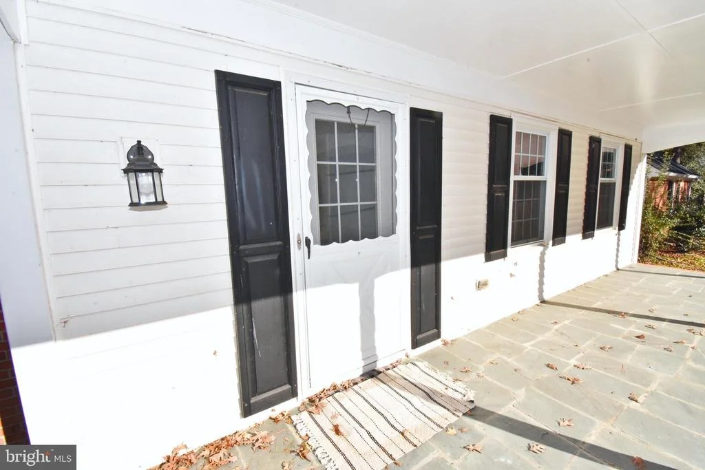 Photo of 4011 GROSSE POINT DRIVE