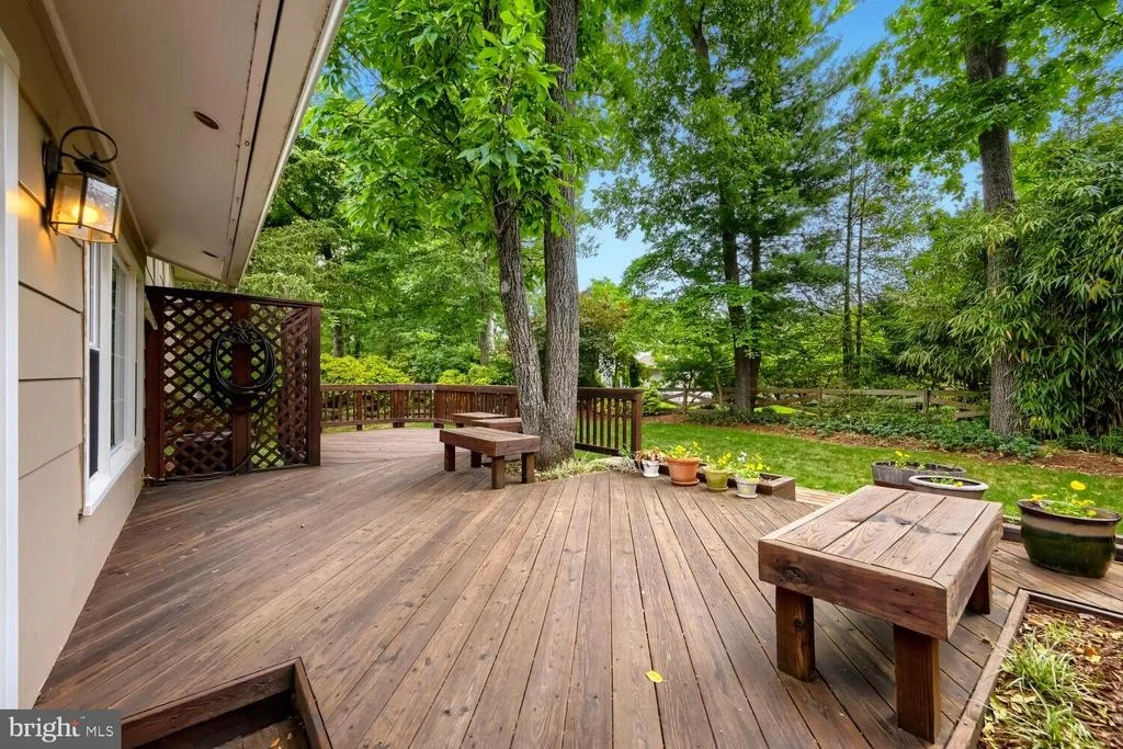 Photo of 852 DIAMOND DRIVE