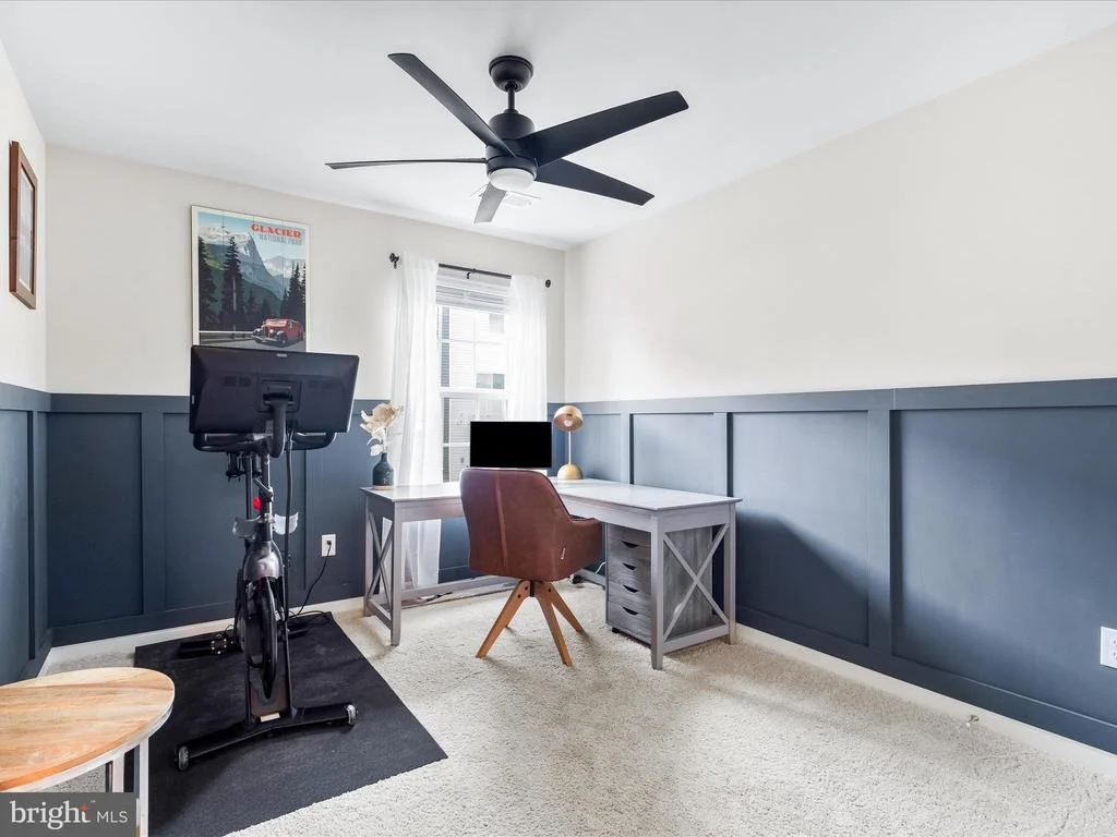Photo of 2051 POMONA WAY