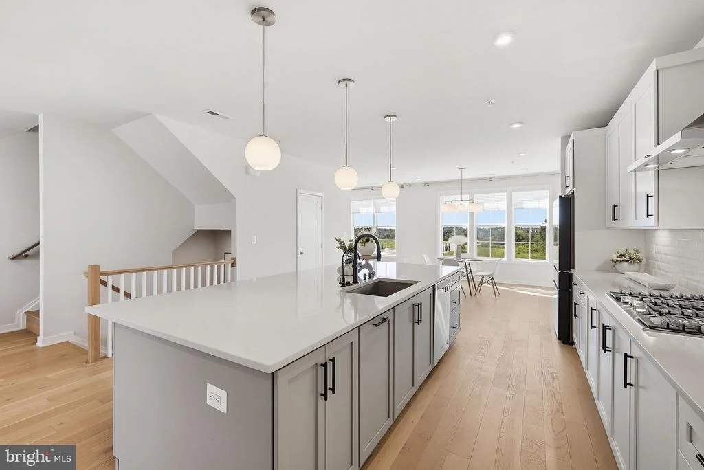Photo of 43556 CENTERGATE DRIVE