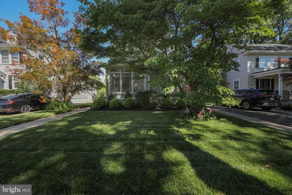 Photo of 237 RHOADS AVENUE