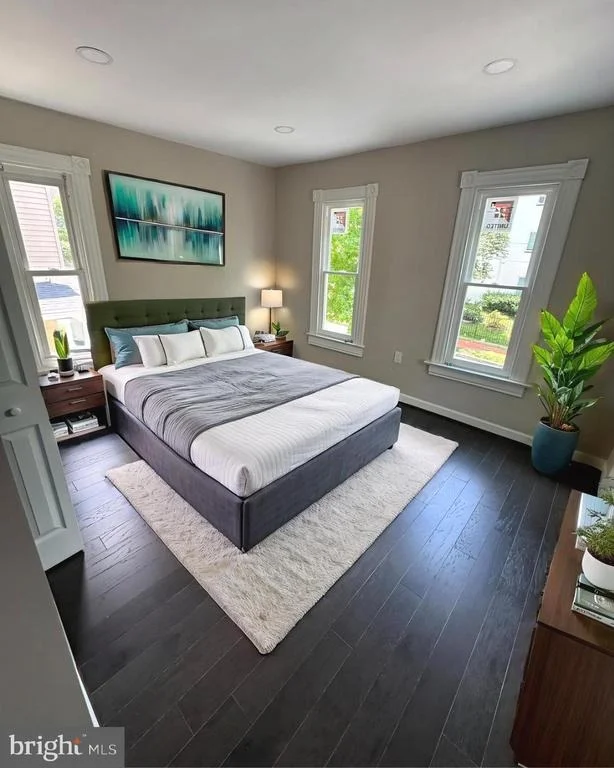 Photo of 1358 VALLEY PLACE SE