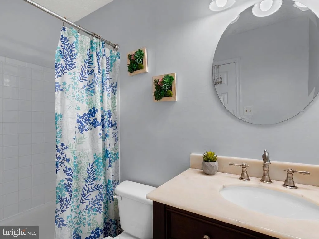 Photo of 6477 MEADOWRIDGE ROAD