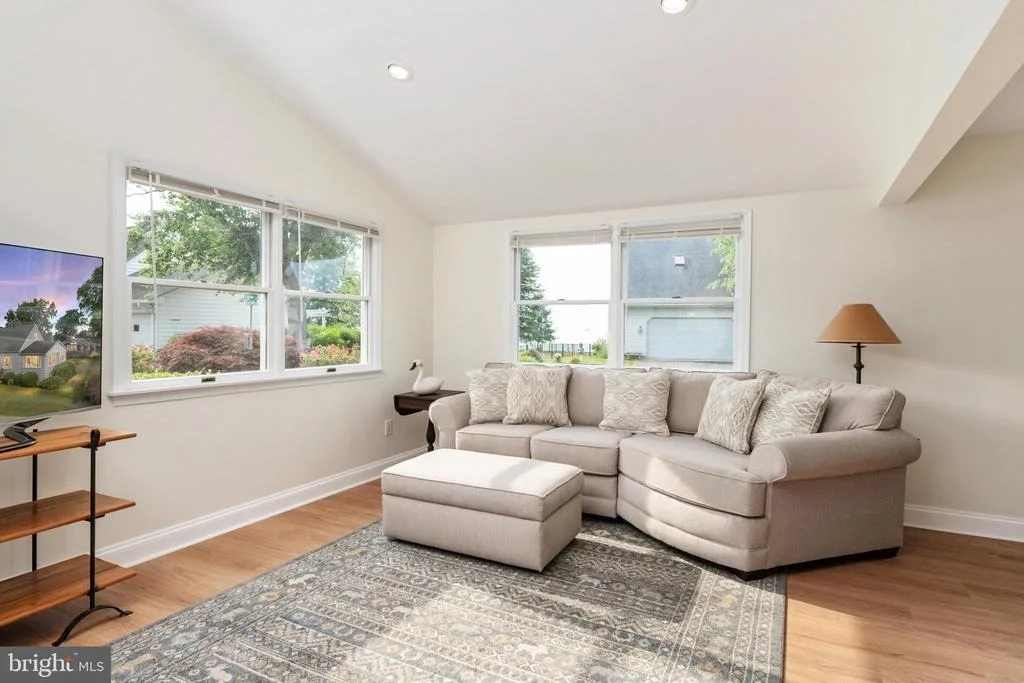 Photo of 812 BAY VIEW DRIVE