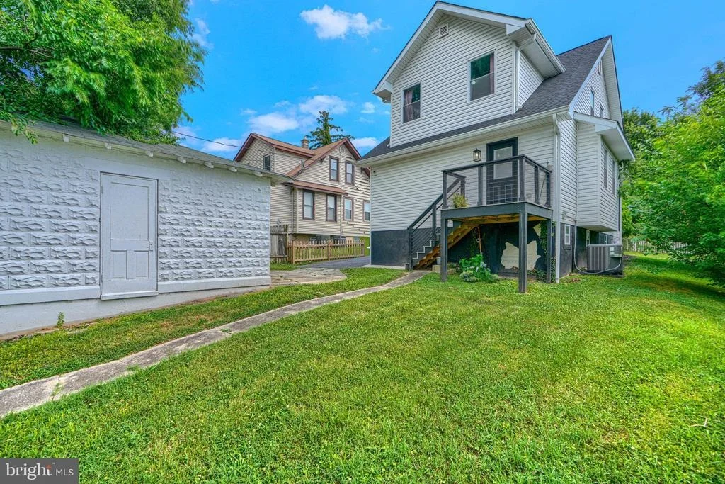 Photo of 4212 POWELL AVENUE