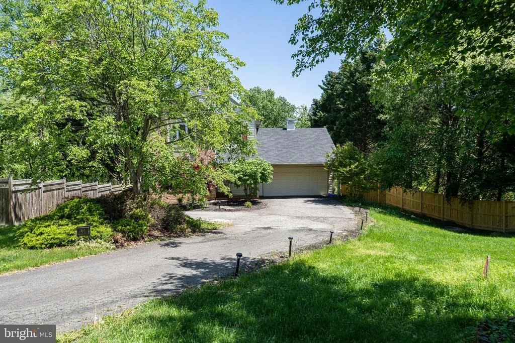 Photo of 8604 LAUREN DRIVE