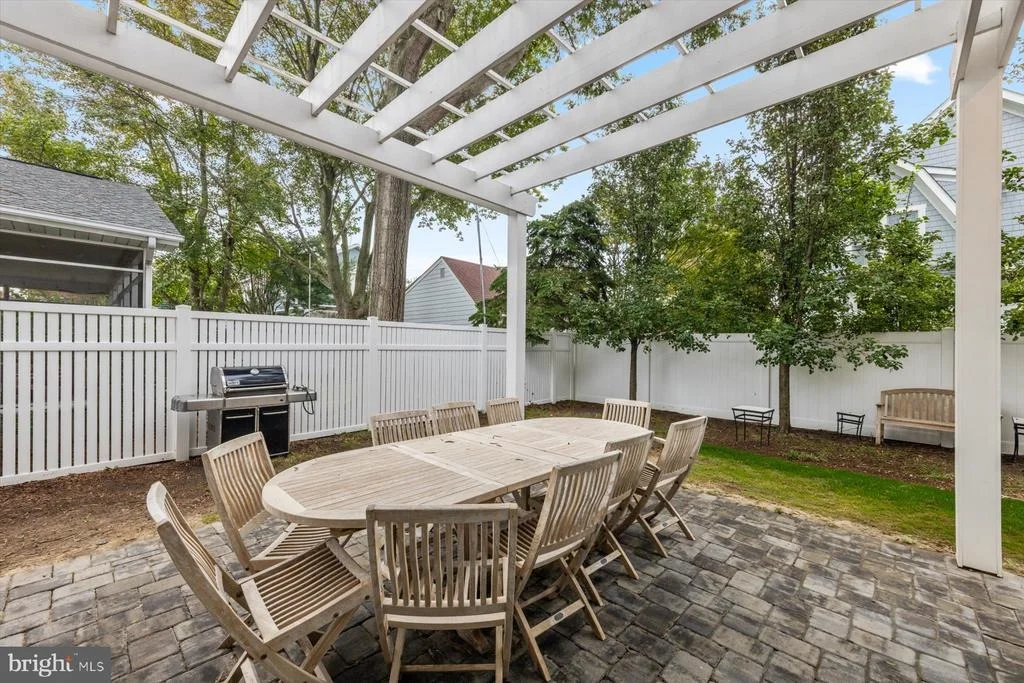 Photo of 302 LAUREL STREET