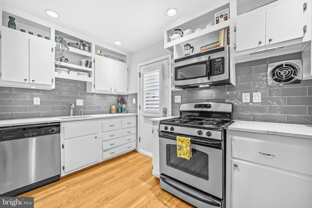 Photo of 1600 FLORA LANE