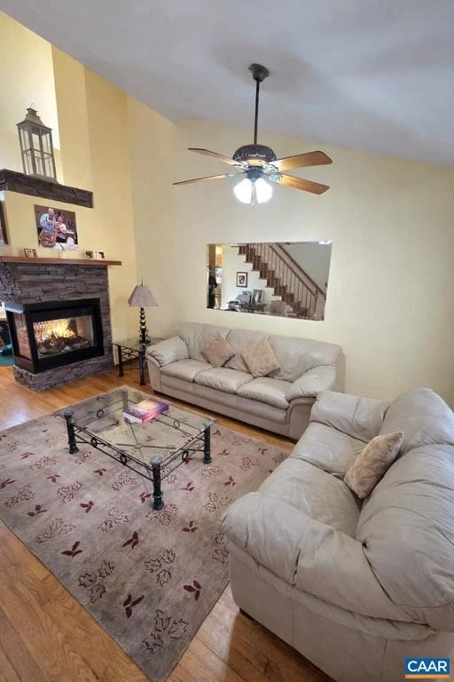 Photo of 798 JEFFERSON DR