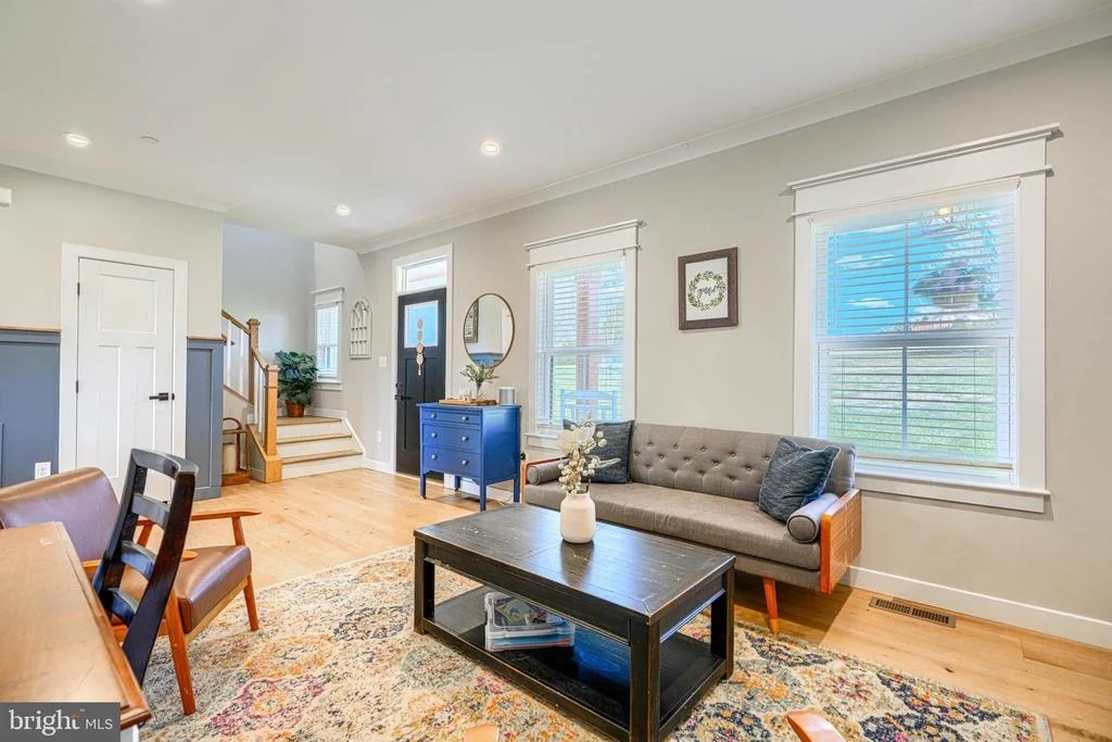 Photo of 2553 HANOVER PIKE