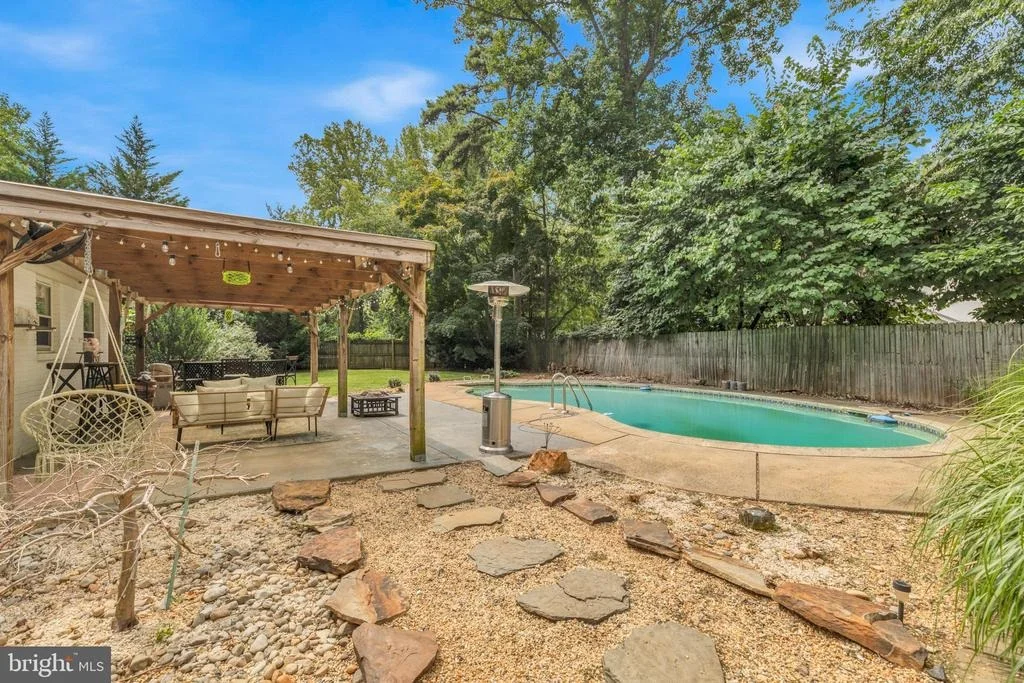 Photo of 5238 GRAYSTONE ROAD