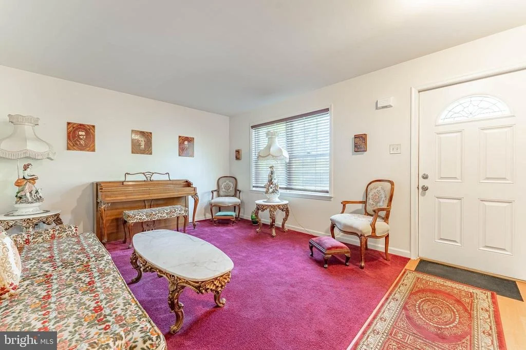 Photo of 209 W FORESTVIEW AVENUE
