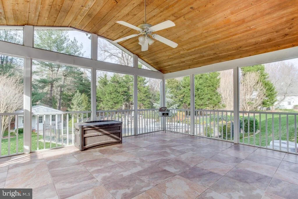 Photo of 12500 PERRYWOOD LANE
