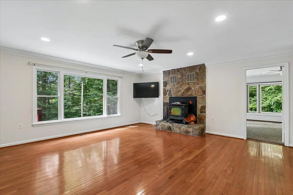 Photo of 8253 HONEYSUCKLE ROAD