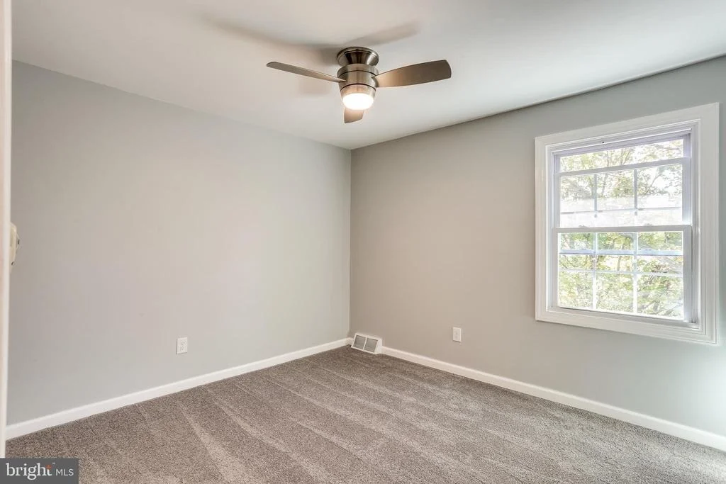 Photo of 5222 LIGHTNING VIEW ROAD