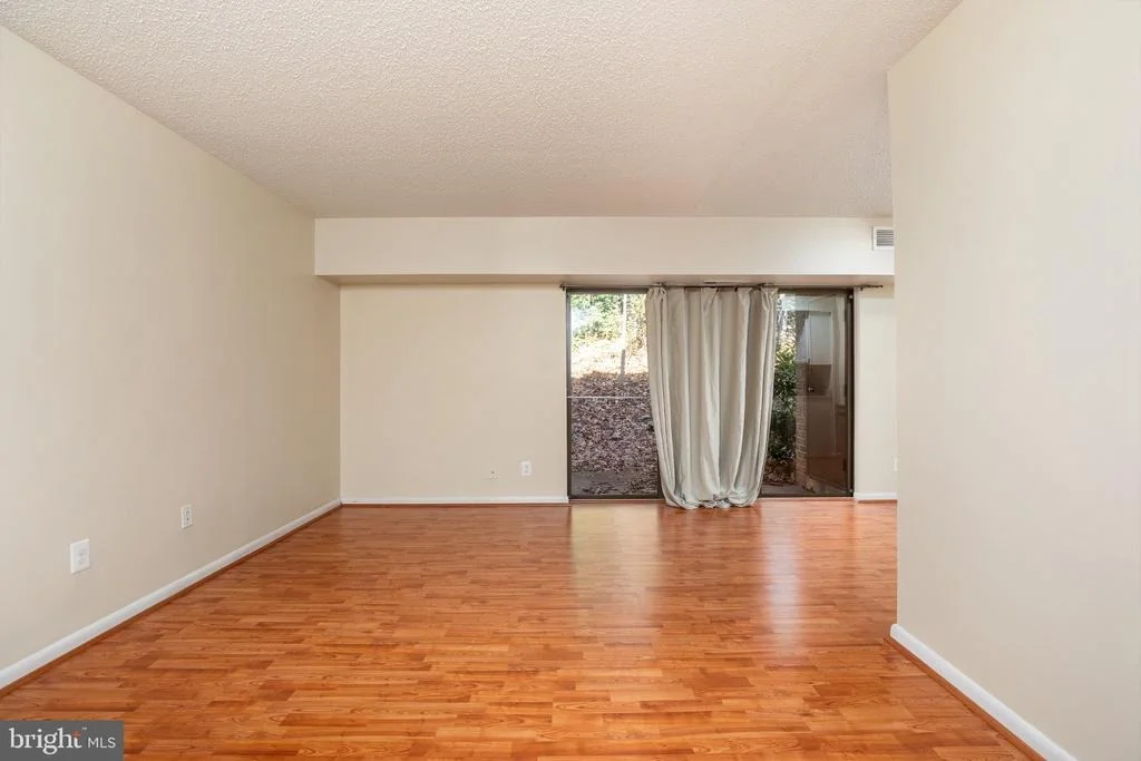 Photo of Unit 901B at 11650 STONEVIEW SQUARE