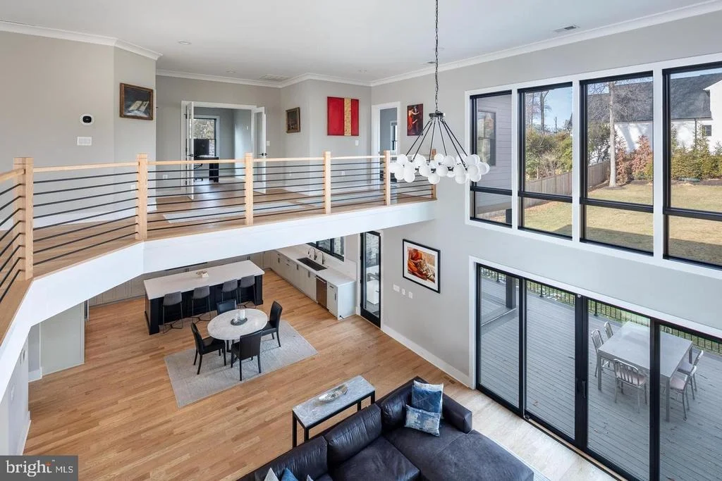 Photo of 6884 CHURCHILL ROAD