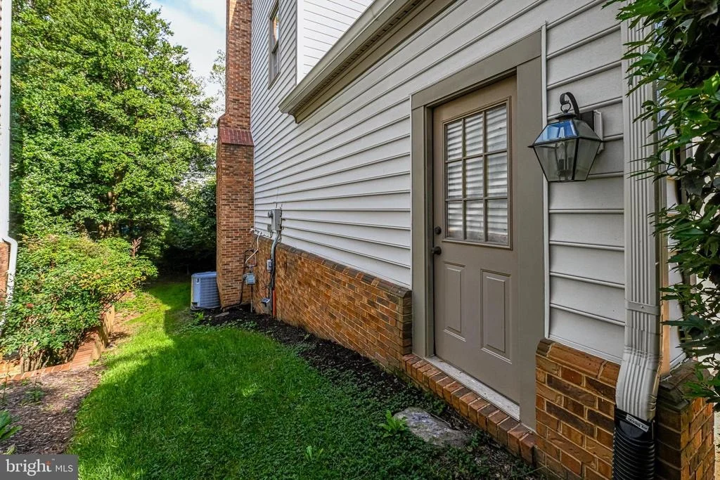 Photo of 9728 HIDDEN VALLEY ROAD