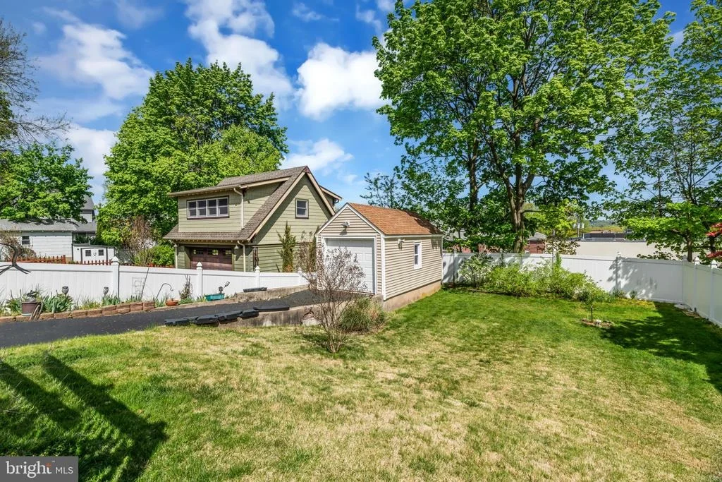 Photo of 1281 LONGFELLOW AVE