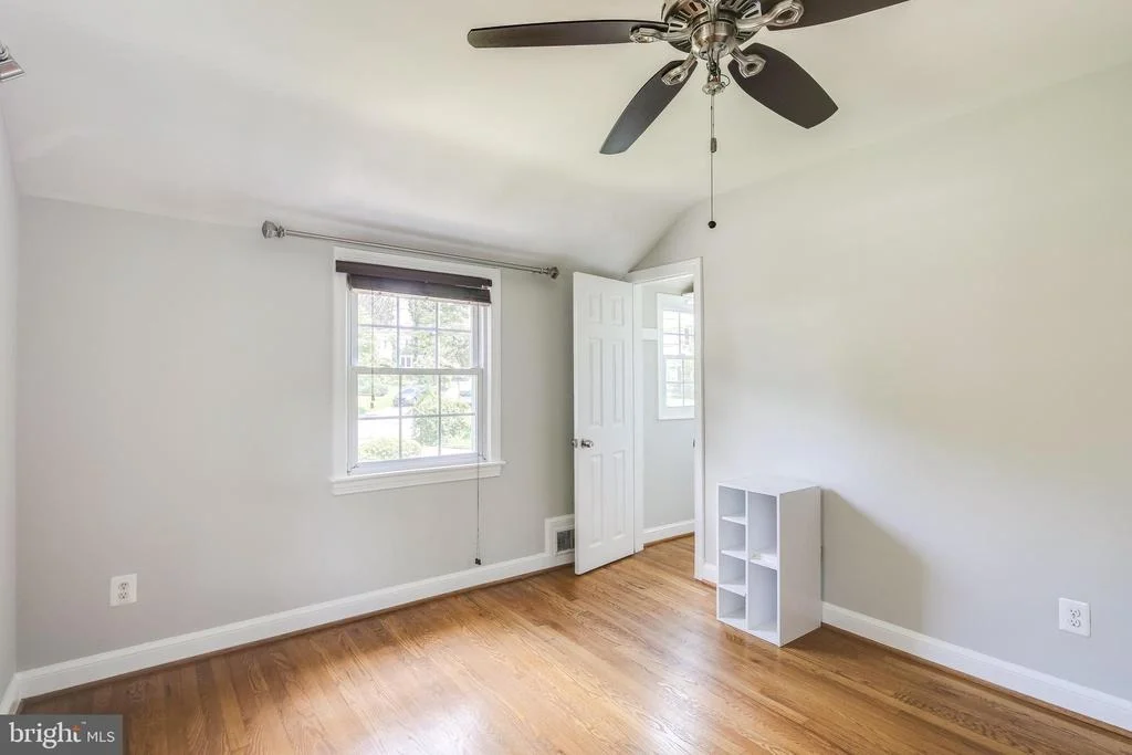 Photo of 505 E SCHUYLER ROAD