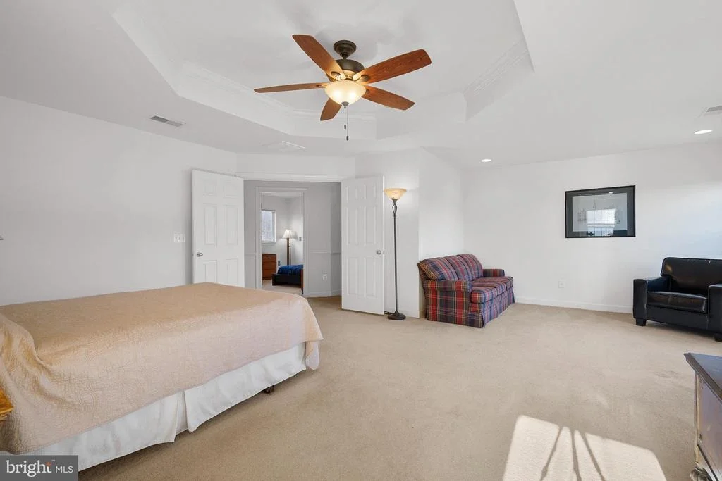 Photo of 42490 LONGACRE