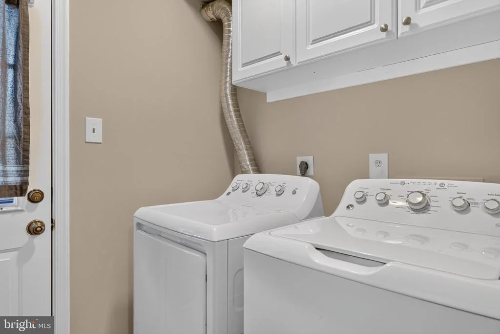 Photo of 7111 CARNATION COURT