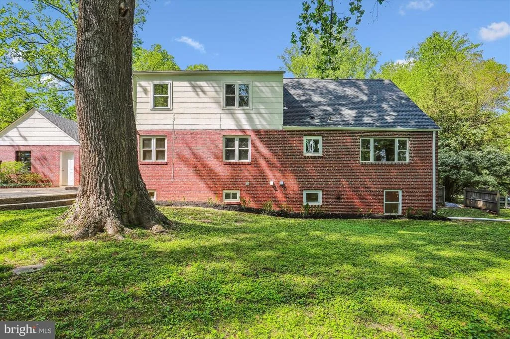 Photo of 813 MIDLAND ROAD