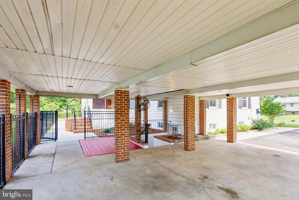 Photo of 833 MEADOW ROAD