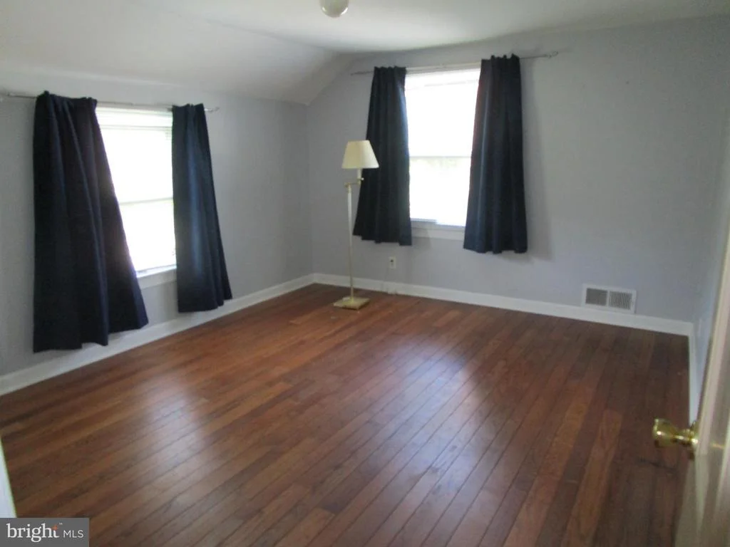 Photo of 40 W FAIRWAY CIRCLE