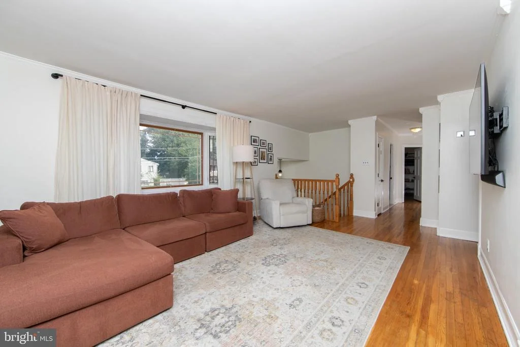 Photo of 787 LANCING ROAD
