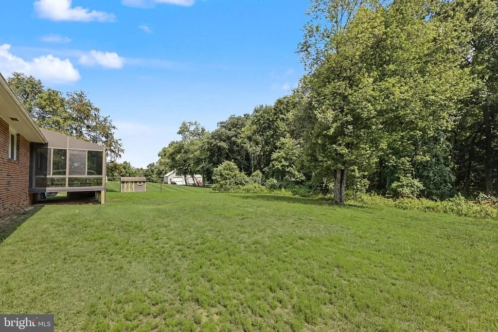 Photo of 2048 BUSTLETON ROAD