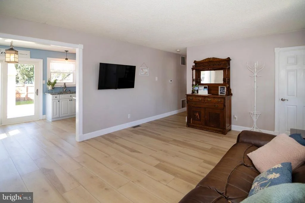 Photo of 611 JACKSON AVENUE