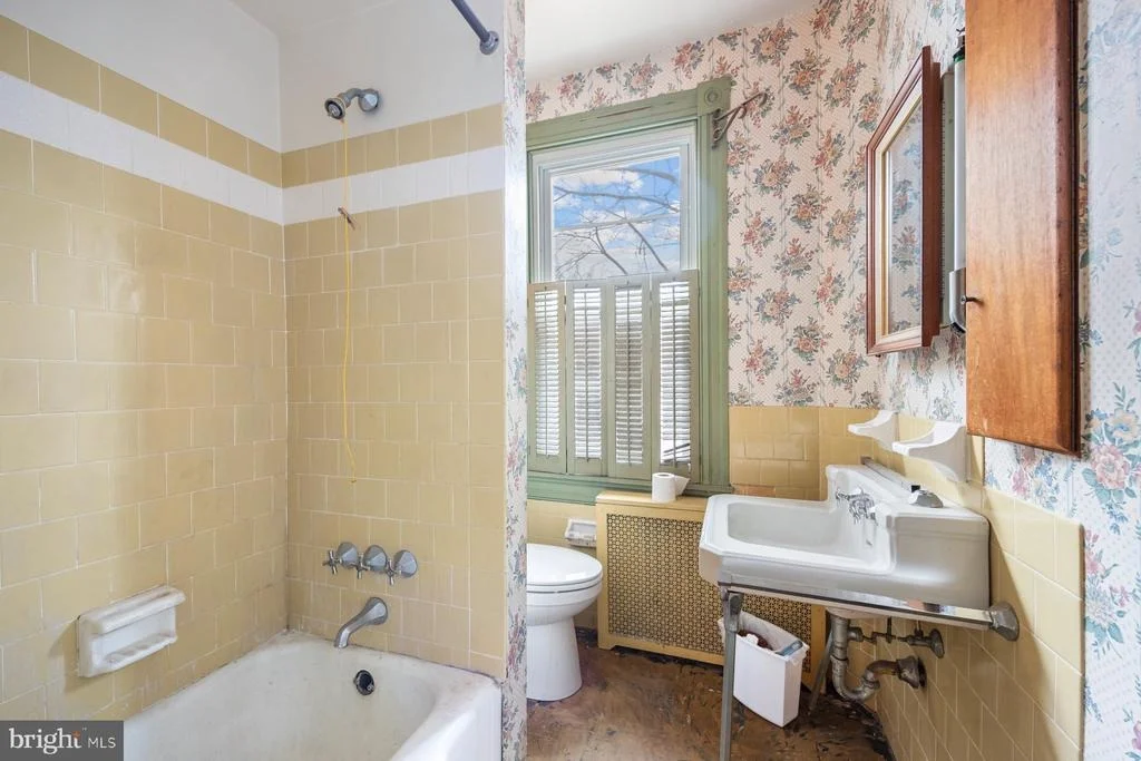 Photo of 307 HARLEM LANE