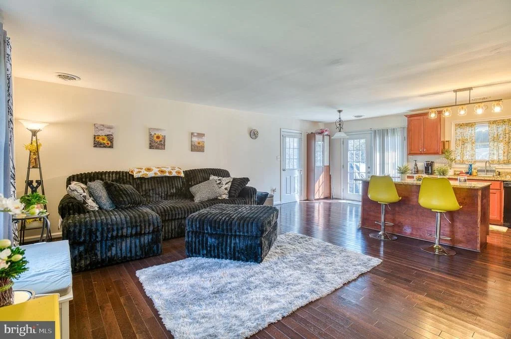 Photo of 10119 JAMESON LANE