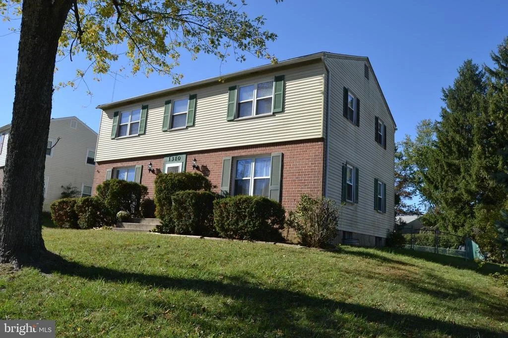 Photo of 1310 N ROLLING ROAD