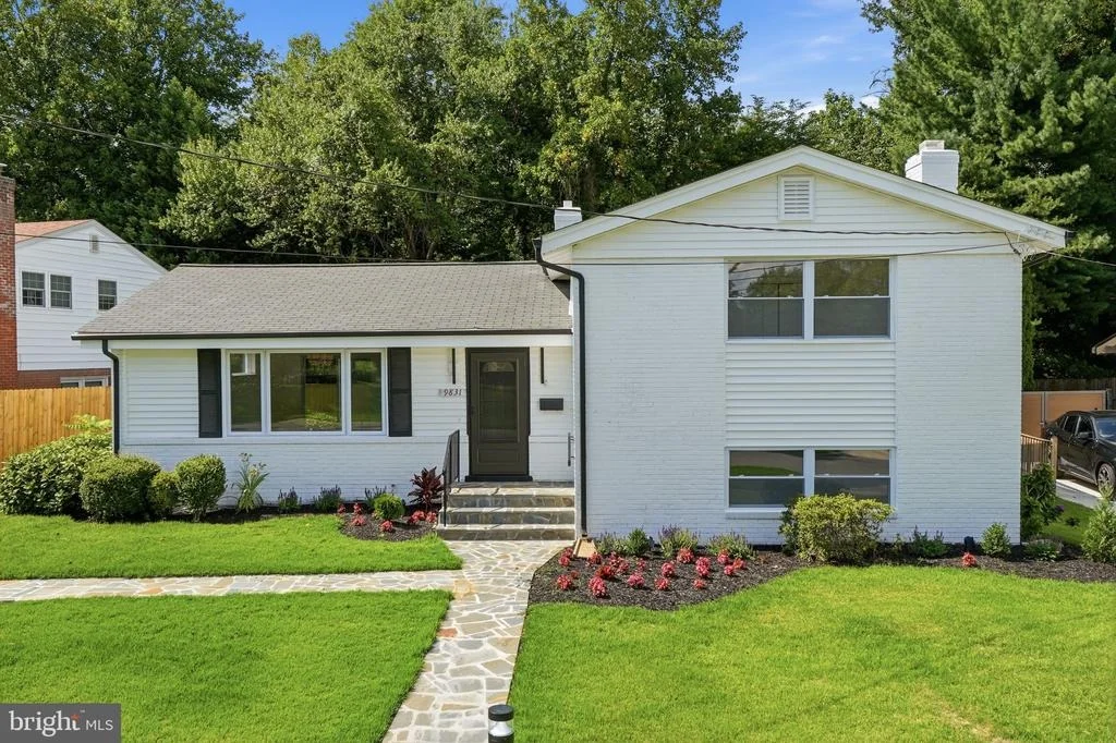 Photo of 9831 SINGLETON DRIVE
