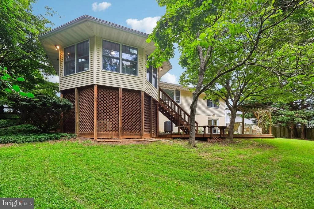 Photo of 24833 SHOWBARN CIRCLE