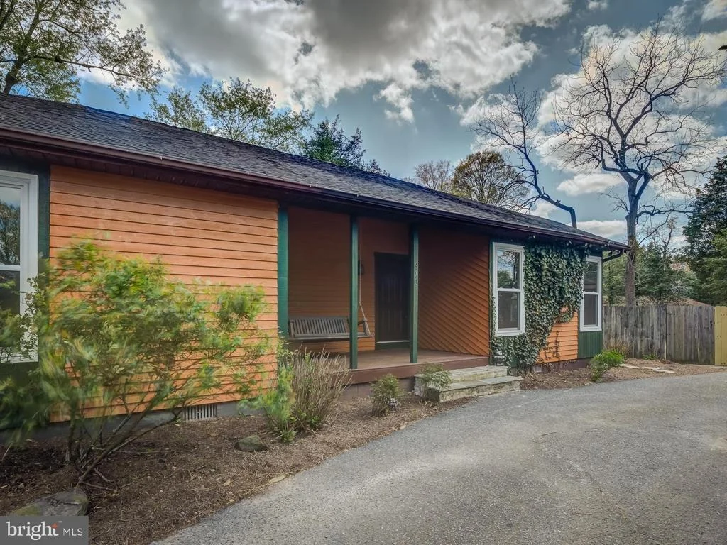 Photo of 370 WILETT DRIVE