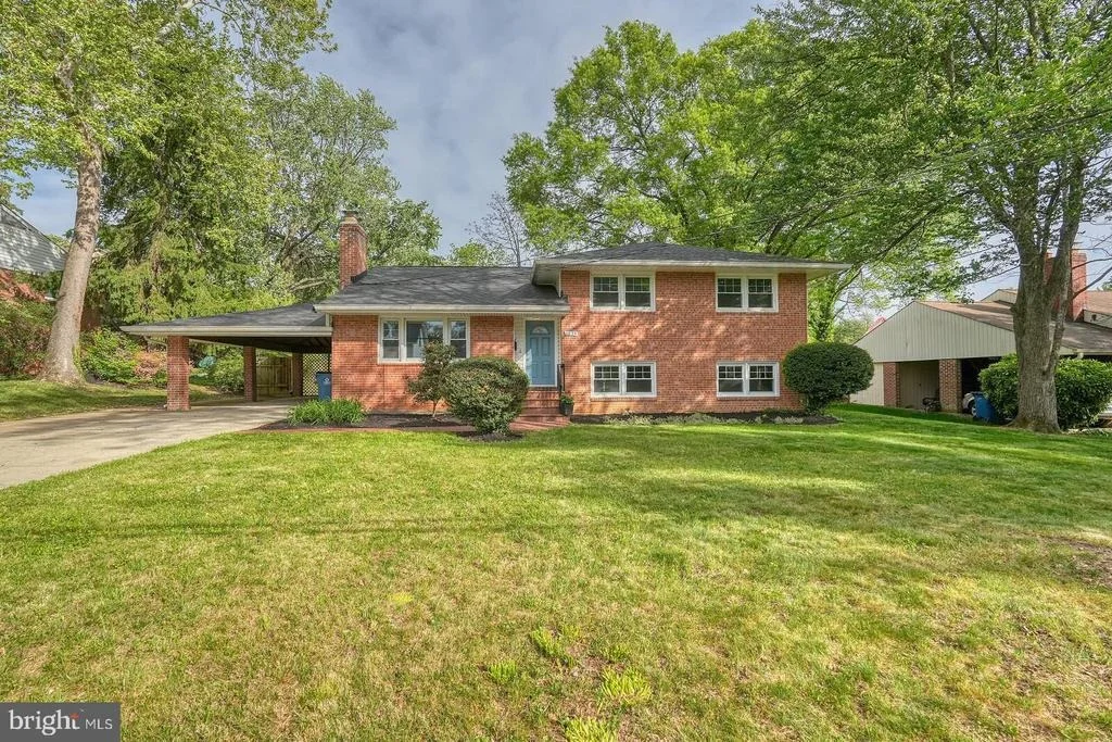 Photo of 1635 DINNEEN DRIVE
