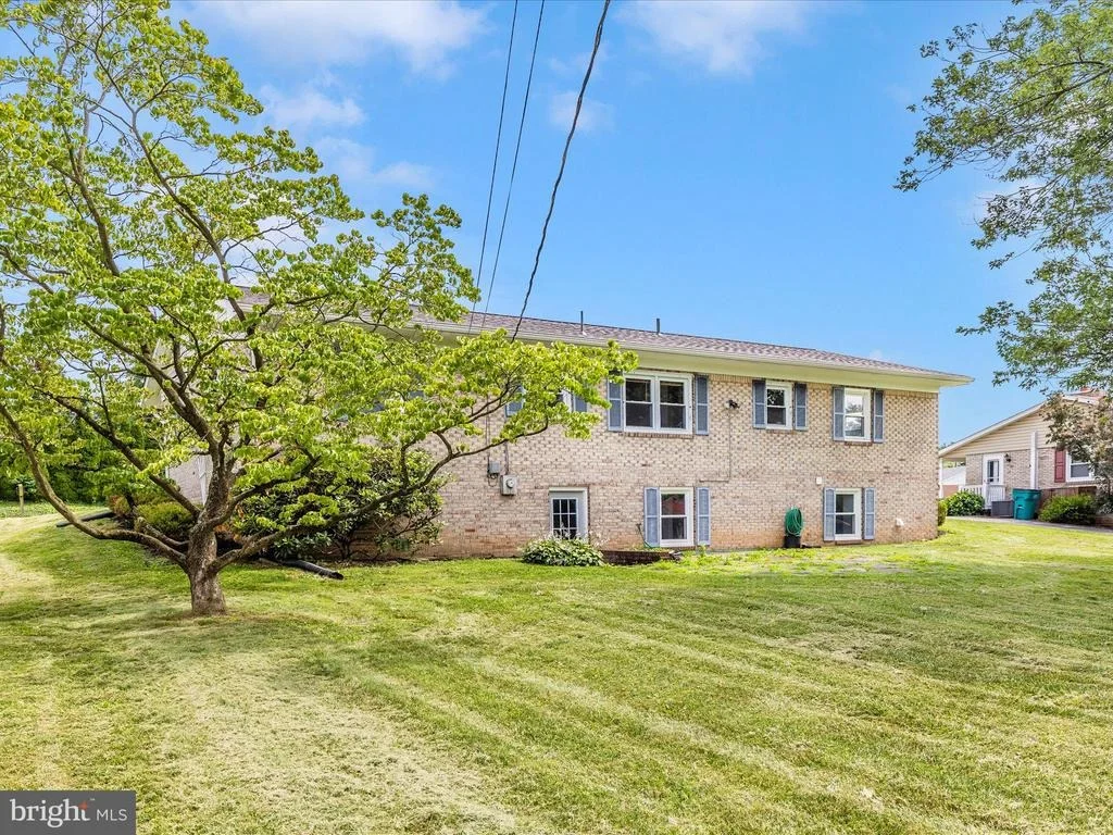 Photo of 22128 PIKESIDE DRIVE