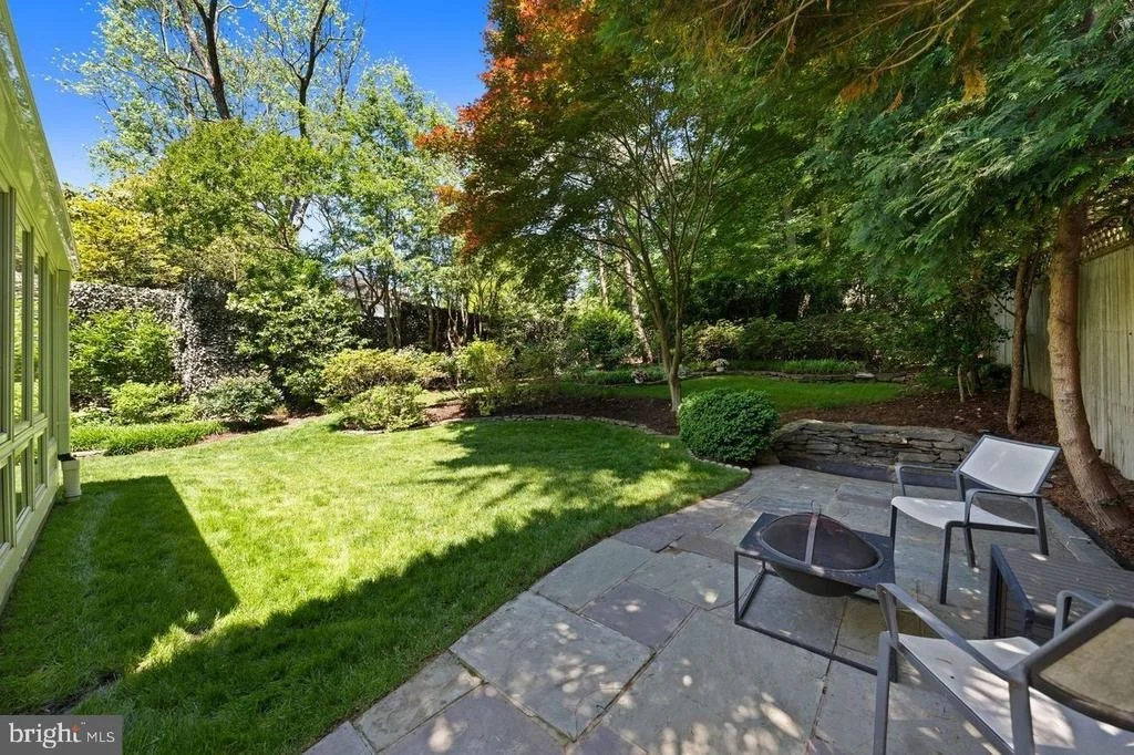 Photo of 4555 W STREET NW