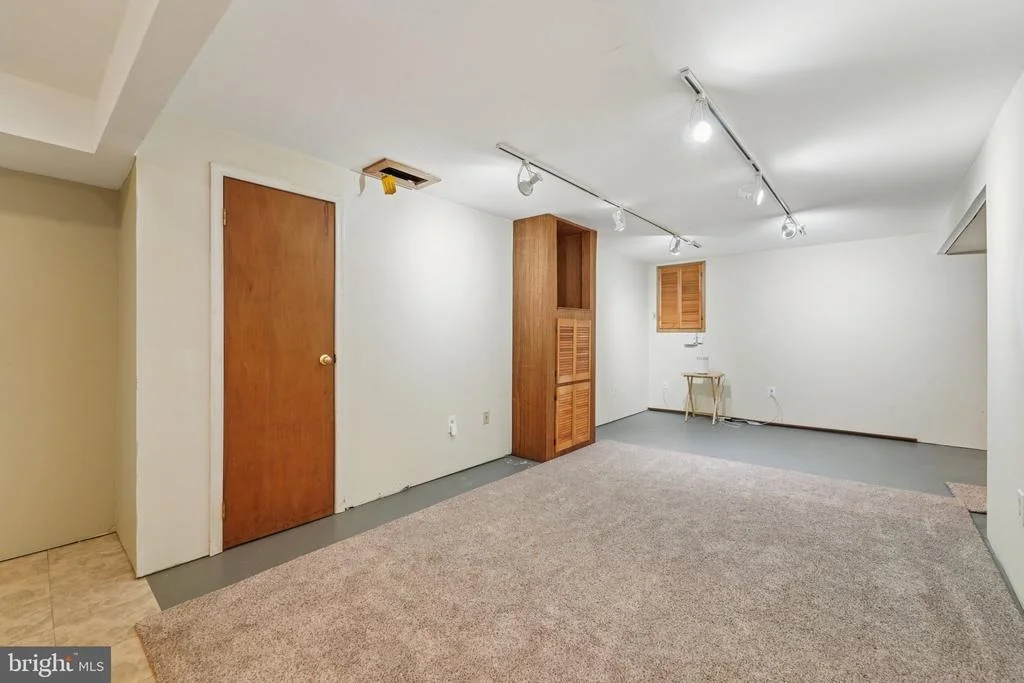 Photo of 216 BOOKHAM LANE