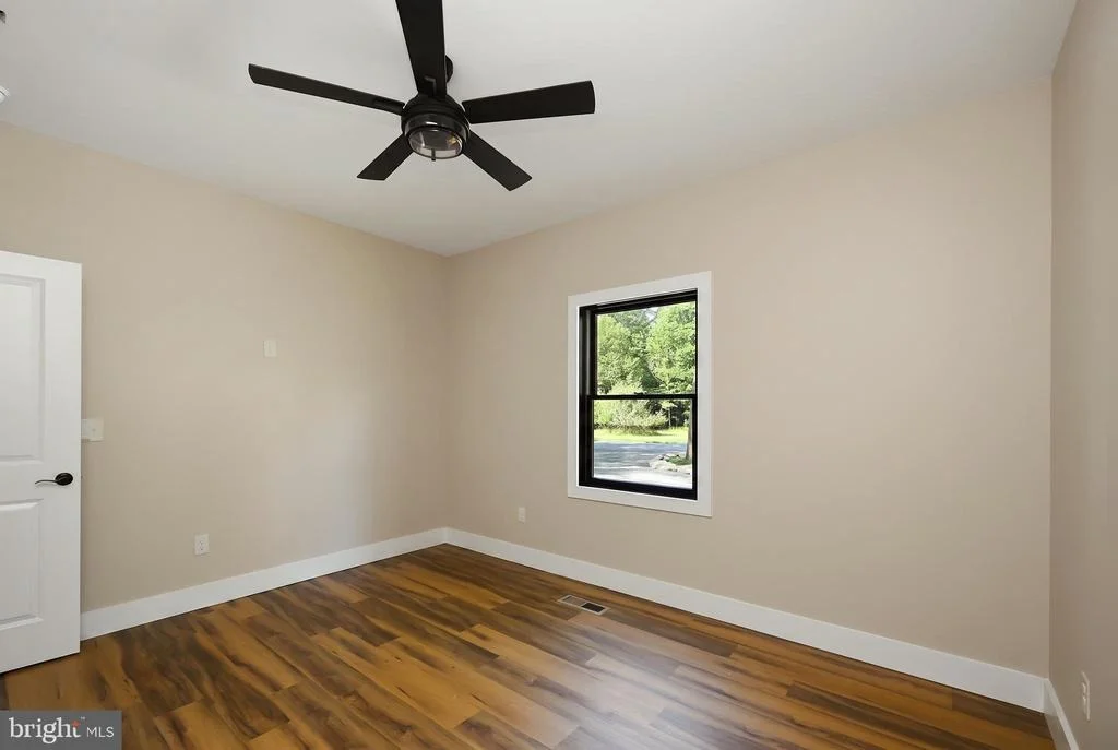 Photo of 15 BYRAN DR