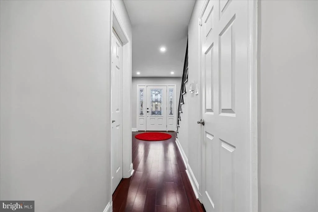Photo of 6 CRESTVIEW COURT
