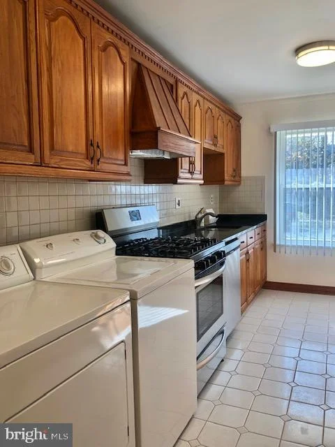 Photo of 1110 HAMLIN ROAD
