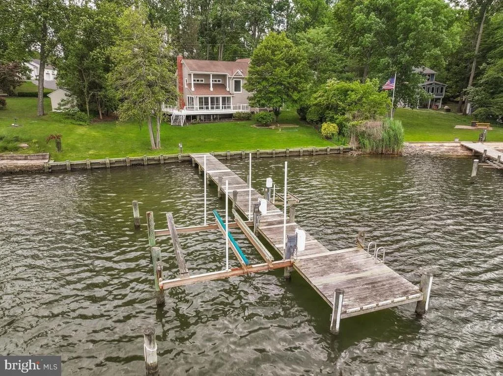 Photo of 421 EDGEWATER ROAD