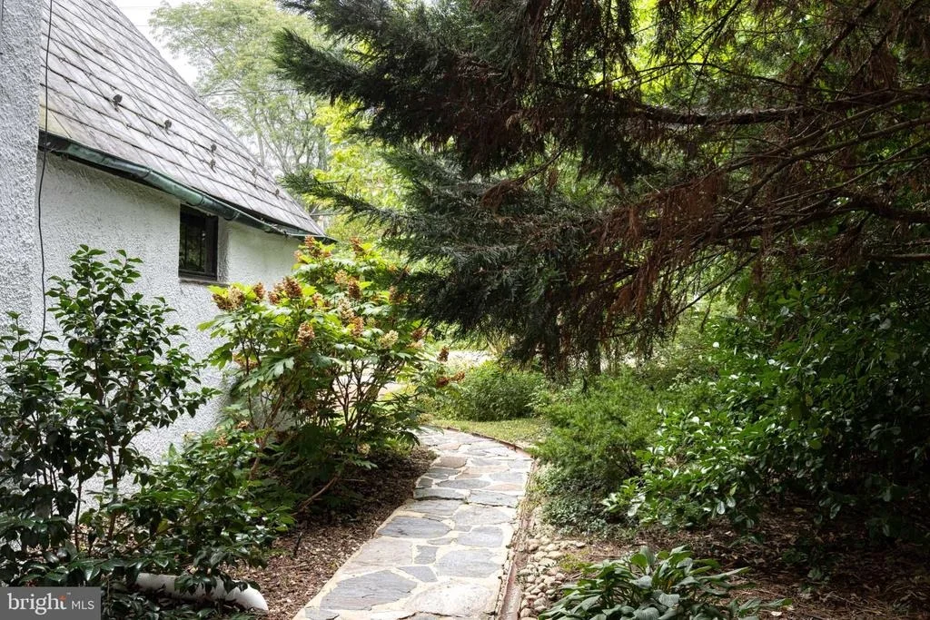 Photo of 304 TAPLOW ROAD